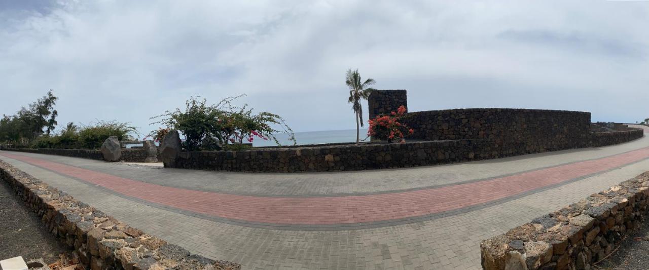 Lc Bastian Marina Costa Teguise